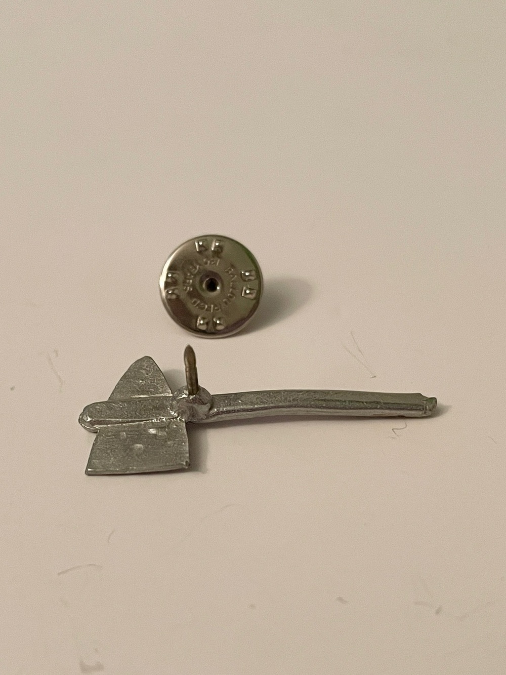 Vintage Silver Tone Metal Tomahawk Hatchet Brooch Pin - Picture 7 of 13